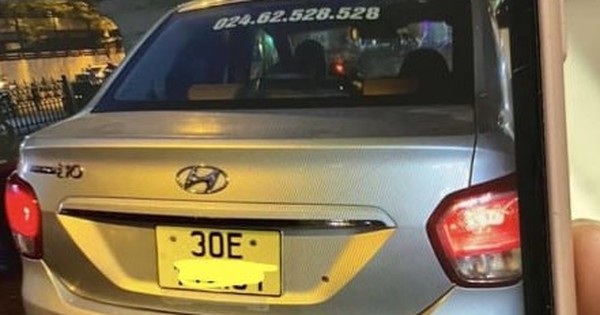 Hai khách Tây tố bị tài xế taxi 'chặt chém' 500.000 đồng quãng đường 100m