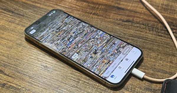 iPhone gặp lỗi lạ: Người dùng "tá hỏa" khi ảnh khỏa thân xóa từ mấy năm trước bỗng hiện trở lại