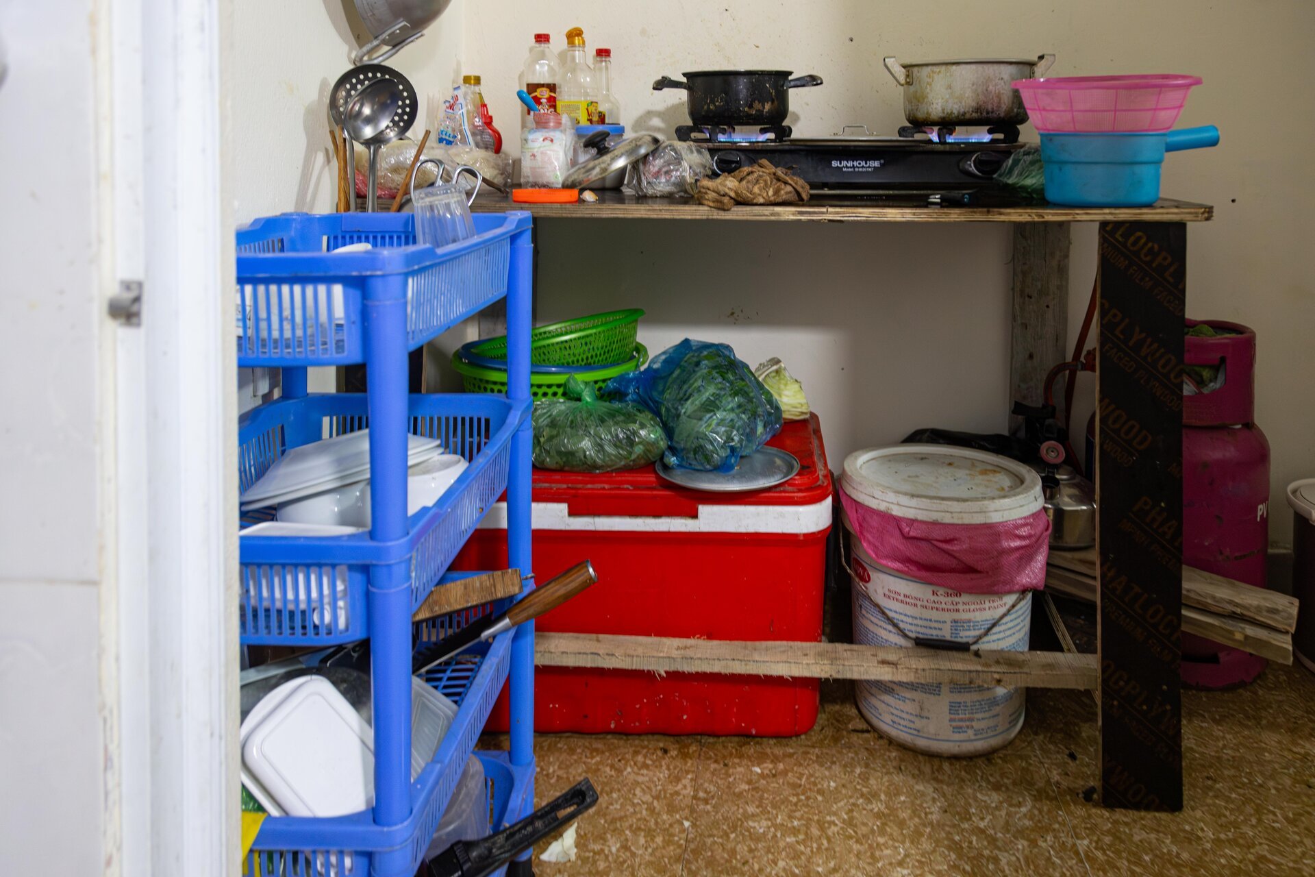 Món gì cũng đắt đỏ, người nghèo chật vật xoay xở để bữa cơm có thịt - Ảnh 14