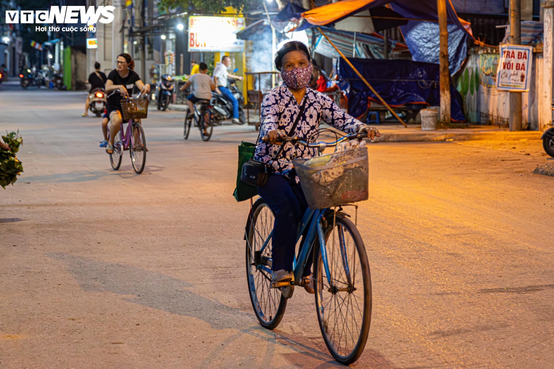 Món gì cũng đắt đỏ, người nghèo chật vật xoay xở để bữa cơm có thịt - Ảnh 3