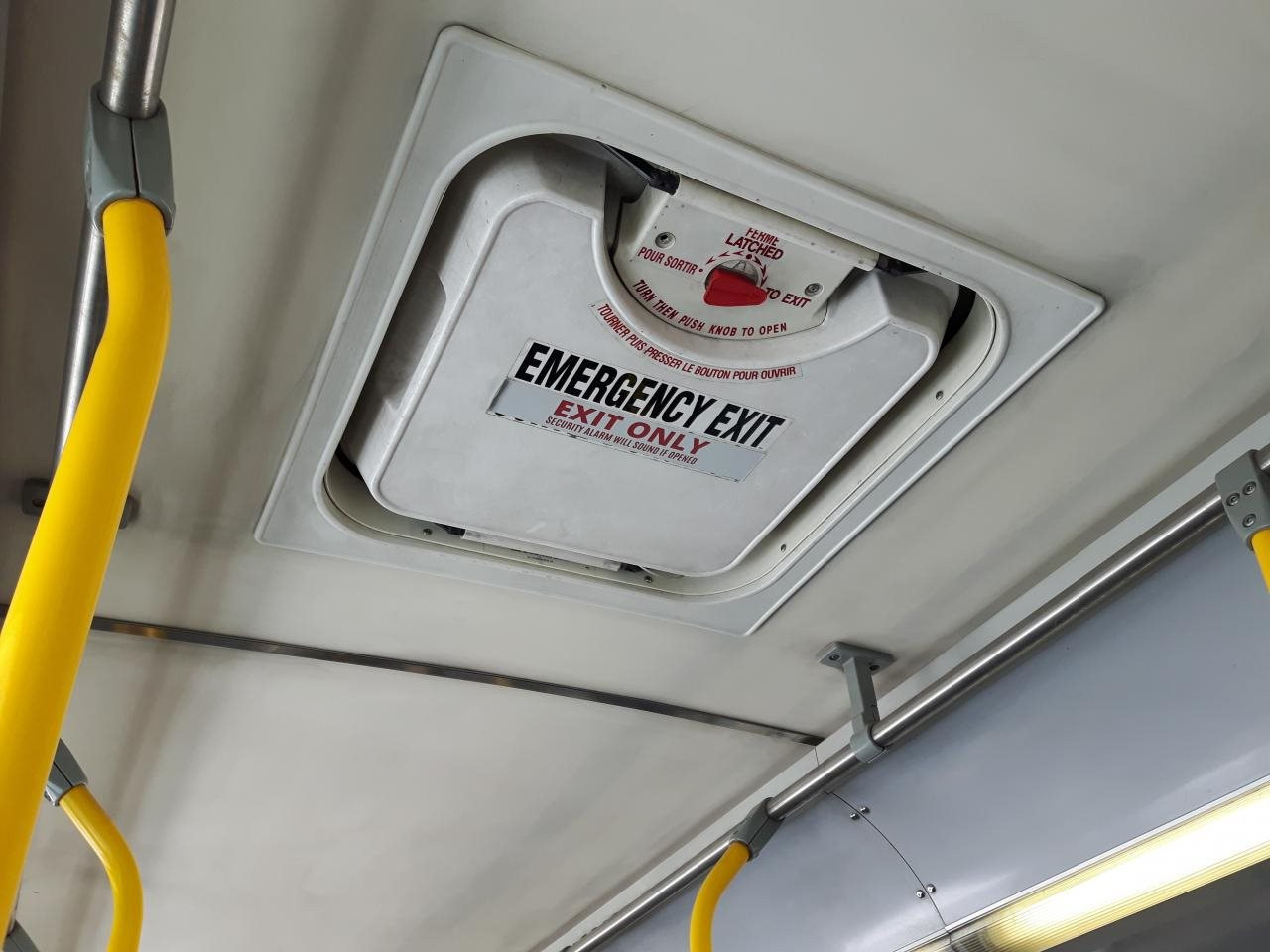 Những đặc điểm giúp xe chở học sinh của nước Mỹ an toàn nhất thế giới - Ảnh 5