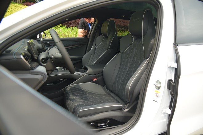 BYD Seal sắp thêm phiên bản mới: Mạnh hơn 400 mã lực, pin hứa hẹn đi tới 1.000km/sạc, đối đầu Camry nếu về Việt Nam - Ảnh 9