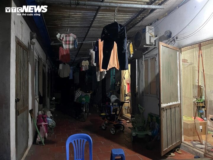 Giá hàng hóa Hà Nội đắt đỏ, công nhân rời phố về quê - Ảnh 4