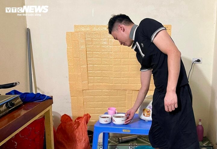 Giá hàng hóa Hà Nội đắt đỏ, công nhân rời phố về quê - Ảnh 2