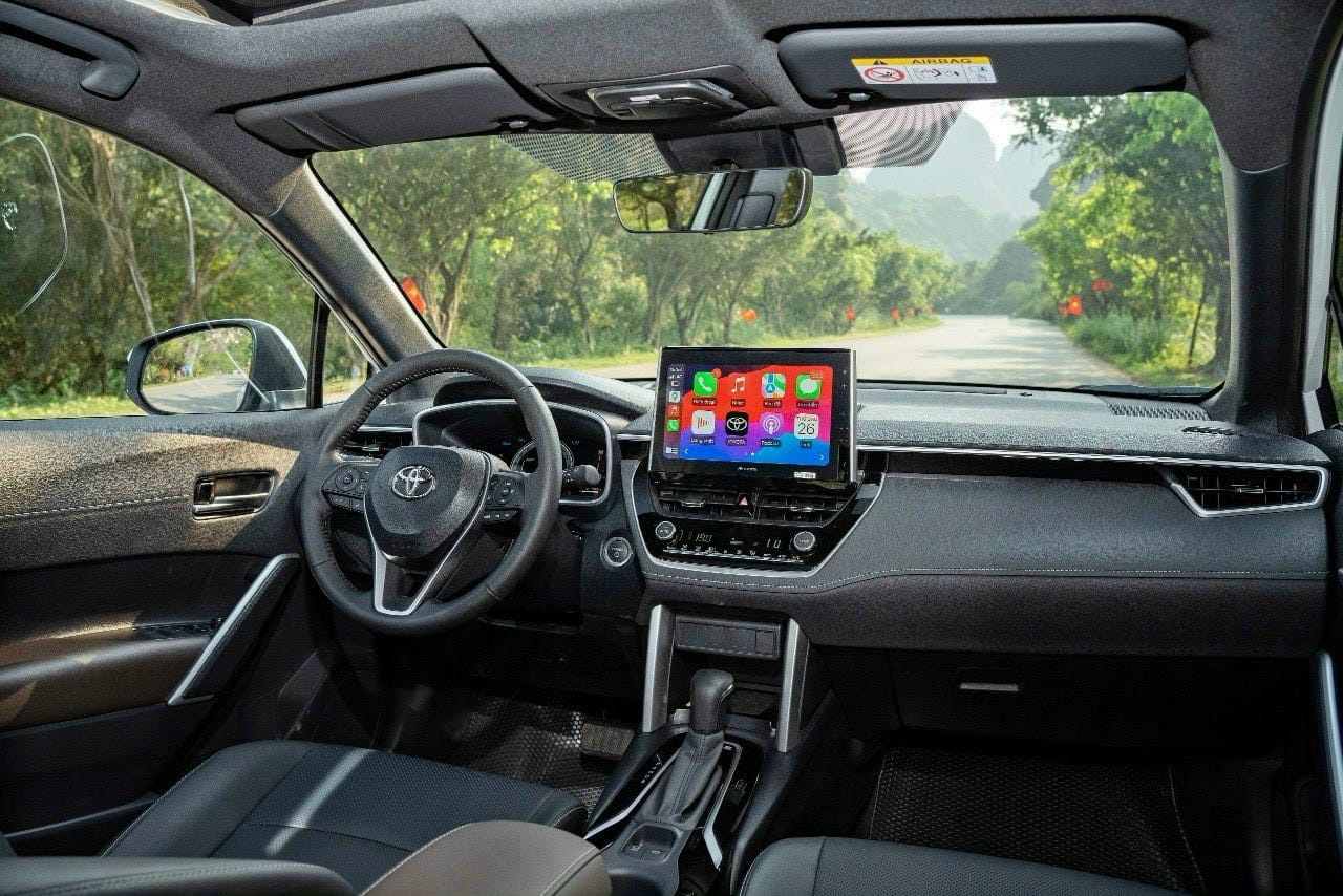 Ảnh thực tế Toyota Corolla Cross 2024 giá từ 820 triệu tại đại lý: Đúng vua công nghệ phân khúc, có điểm khác bản Thái - Ảnh 10
