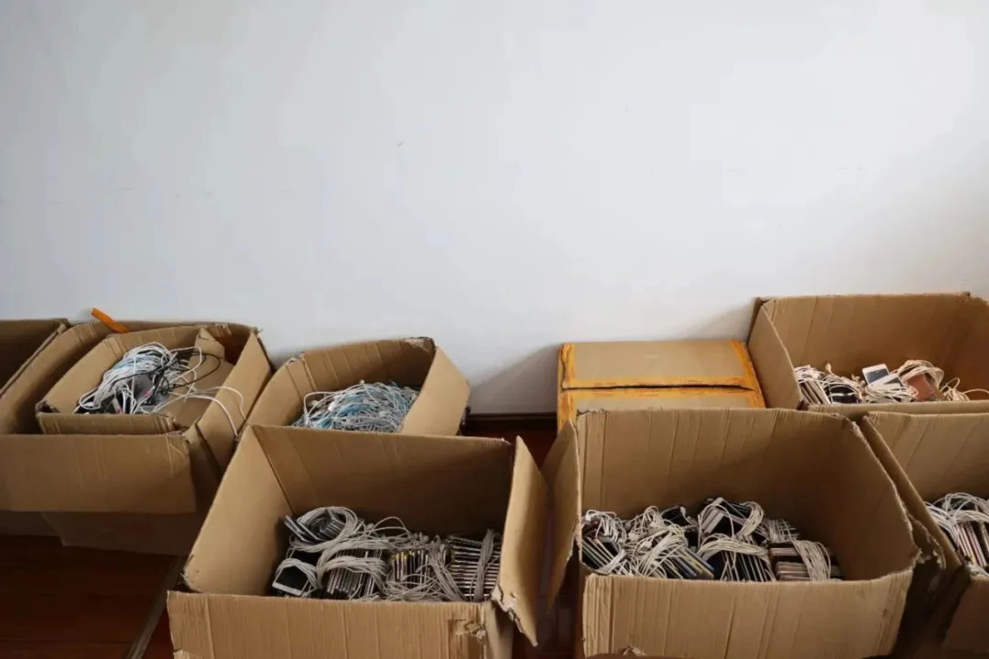 Đầu tư 4.600 điện thoại, 4 tháng sau kiếm được tận 10 tỷ: Người đàn ông tưởng "ngon ăn", ai ngờ lại đi tù - Ảnh 2