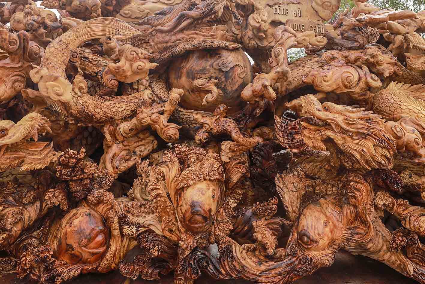 Gốc me tây giá 24 tỷ đồng, chủ nhân dành gần 2 năm tạo hình cửu long - Ảnh 9