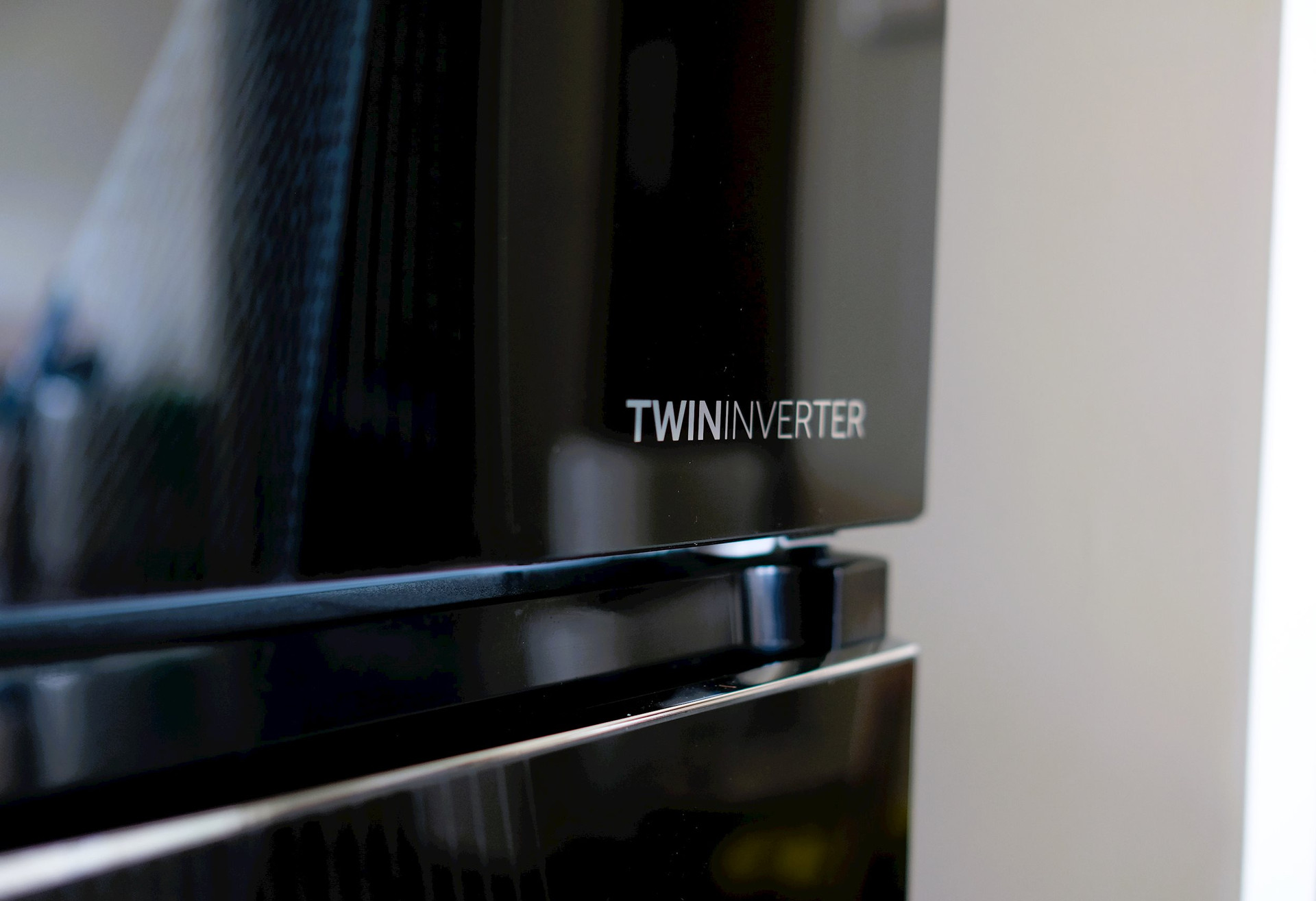 Đây là mẫu tủ lạnh 'ngon-bổ-rẻ' từ Aqua với ngăn đông dưới, thiết kế Color AI độc đáo, giá 15 triệu đồng - Ảnh 6