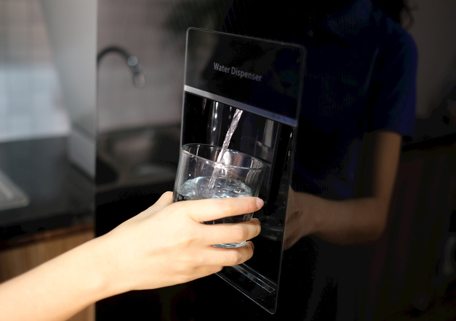 Đây là mẫu tủ lạnh 'ngon-bổ-rẻ' từ Aqua với ngăn đông dưới, thiết kế Color AI độc đáo, giá 15 triệu đồng - Ảnh 3