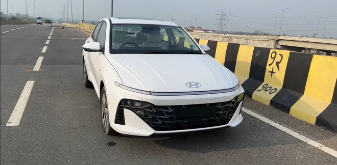 Hyundai Accent 2024 lộ diện không che chắn trên đường phố Việt Nam: Dự kiến ra mắt tháng này, dễ lấy lại ngôi vương của Vios - Ảnh 2