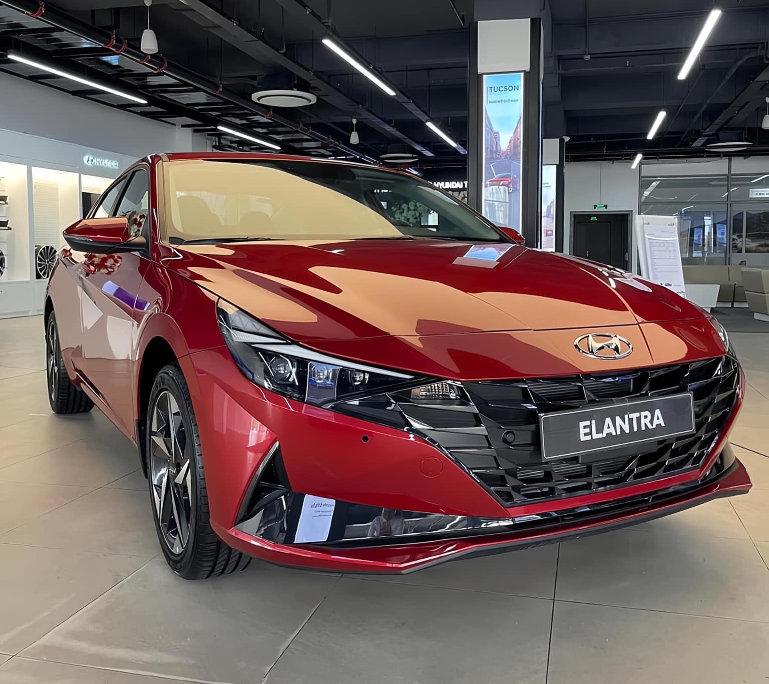 Hyundai Elantra giảm giá tới 125 triệu tại đại lý: Bản cao cấp còn hơn 600 triệu, đấu Civic với giá chỉ ngang City - Ảnh 1