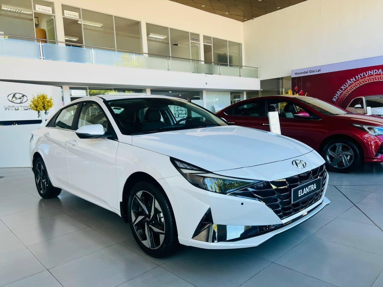 Hyundai Elantra giảm giá tới 125 triệu tại đại lý: Bản cao cấp còn hơn 600 triệu, đấu Civic với giá chỉ ngang City - Ảnh 2