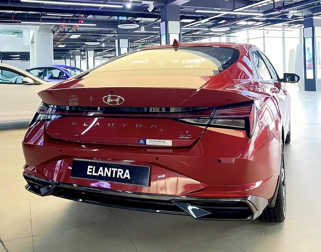 Hyundai Elantra giảm giá tới 125 triệu tại đại lý: Bản cao cấp còn hơn 600 triệu, đấu Civic với giá chỉ ngang City - Ảnh 5