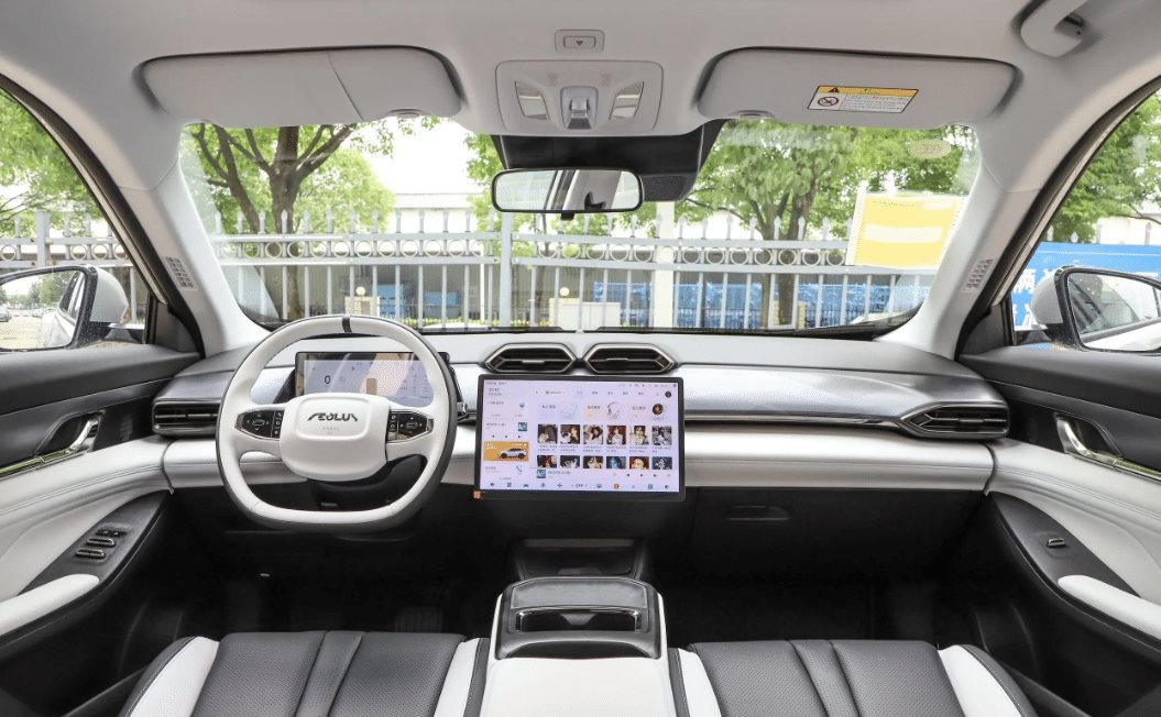 "Ông trùm" xe tải tại Việt Nam ra mắt bom tấn SUV: ăn xăng chỉ 0,56 lít/100km, giá siêu rẻ thách thức Mazda CX-5 - Ảnh 4