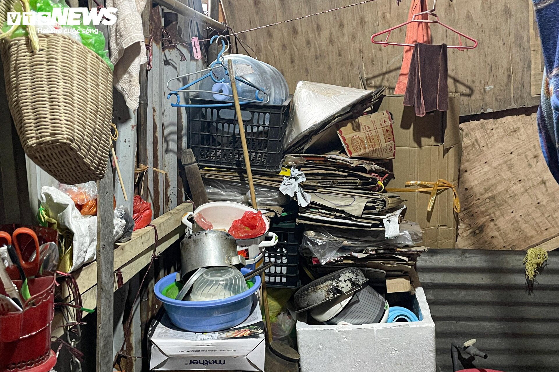 Bữa cơm khốn khó thời vật giá leo thang ở xóm trọ nghèo giữa Hà Nội - Ảnh 7