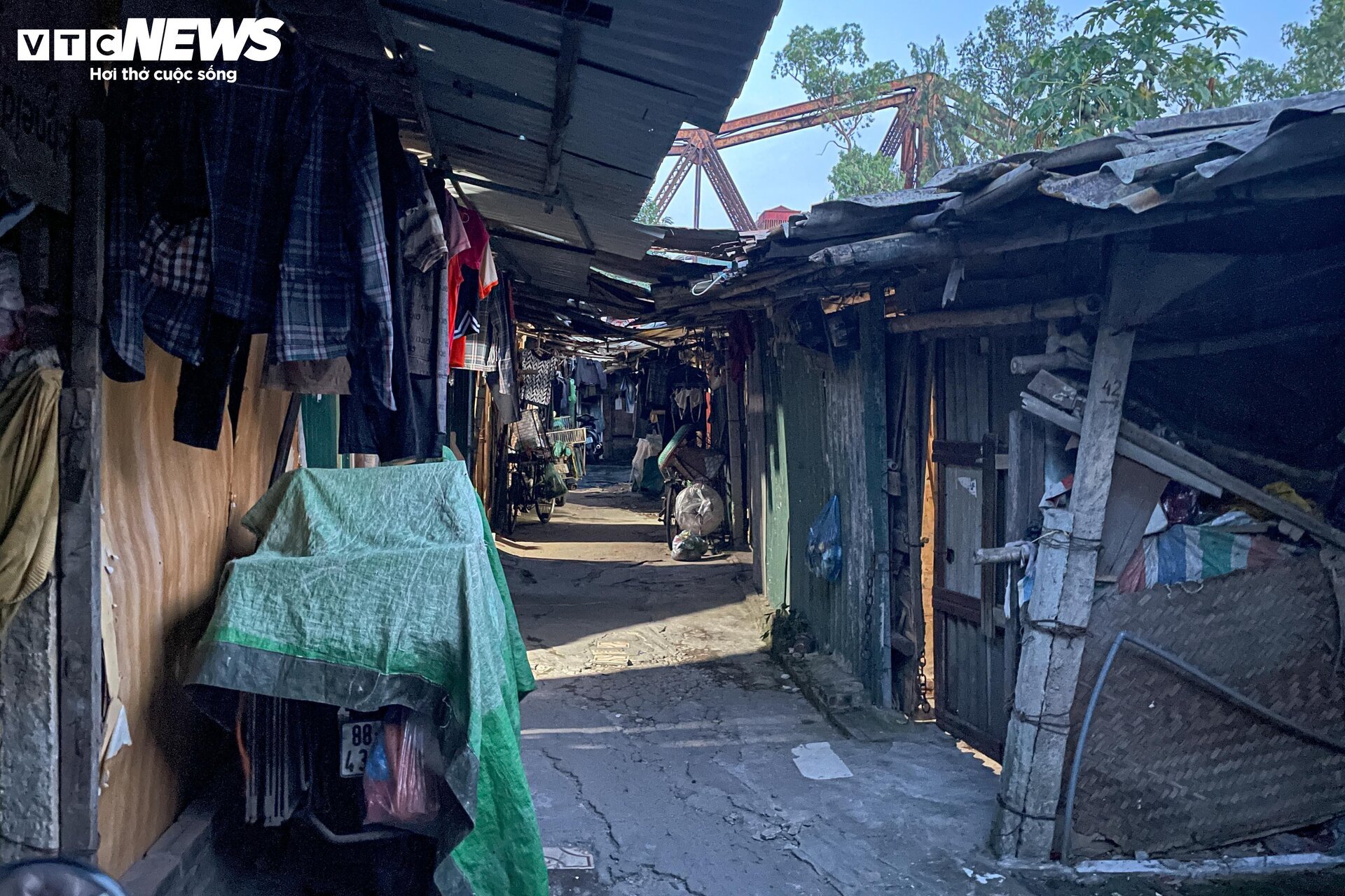 Bữa cơm khốn khó thời vật giá leo thang ở xóm trọ nghèo giữa Hà Nội - Ảnh 1