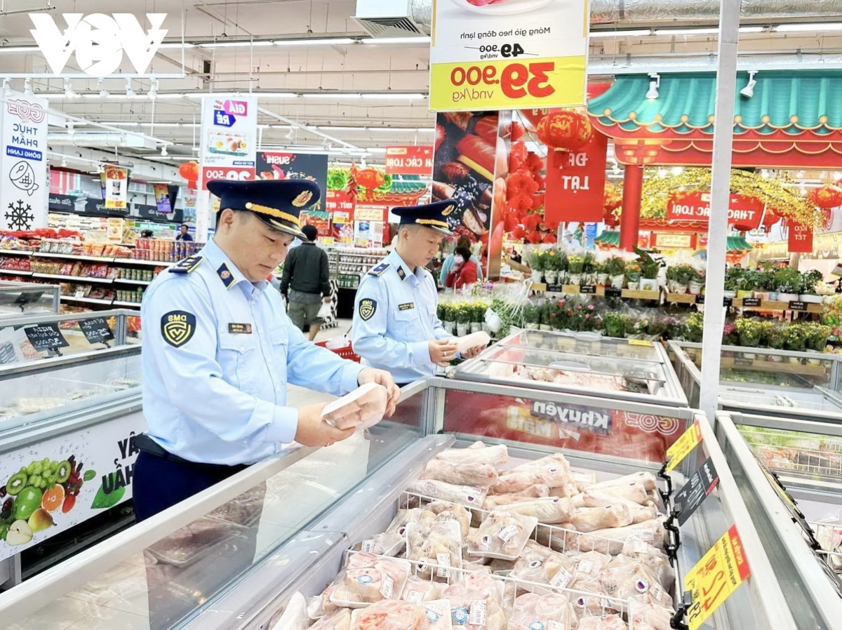 Giá cả hàng hóa tăng trước thực hiện lương mới - Ảnh 4