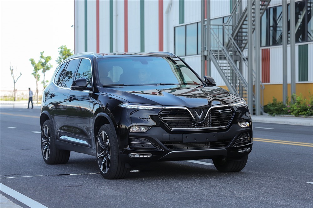 Xe bị xịt bóng hơi phải gọi cứu hộ, chủ xe VinFast Lux SA2.0 cho hay: 'Sửa trong vòng 1 ngày, còn được nhận thêm tiền' - Ảnh 5