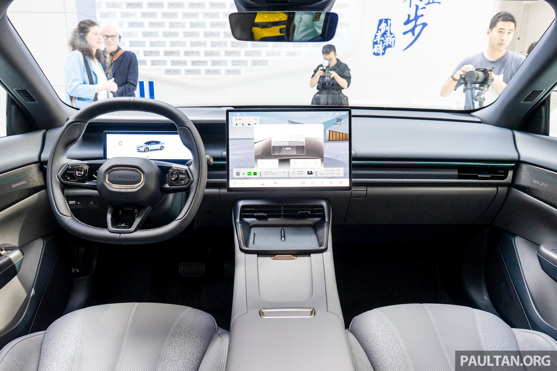 Hãng xe mới vào Việt Nam ra mắt đối thủ của Toyota Camry: tiết kiệm nhiên liệu 4,8 lít/100 km, đi 200 km không tốn 1 giọt xăng - Ảnh 3