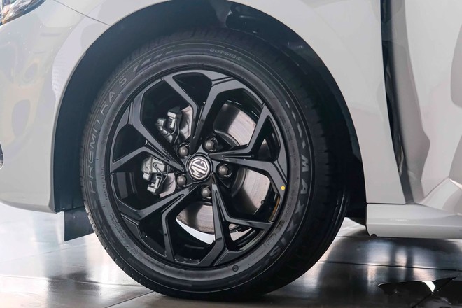 Dưới 530 triệu chọn Hyundai Accent đặc biệt nhiều công nghệ hay MG5 bản tiêu chuẩn vì rộng rãi? - Ảnh 8