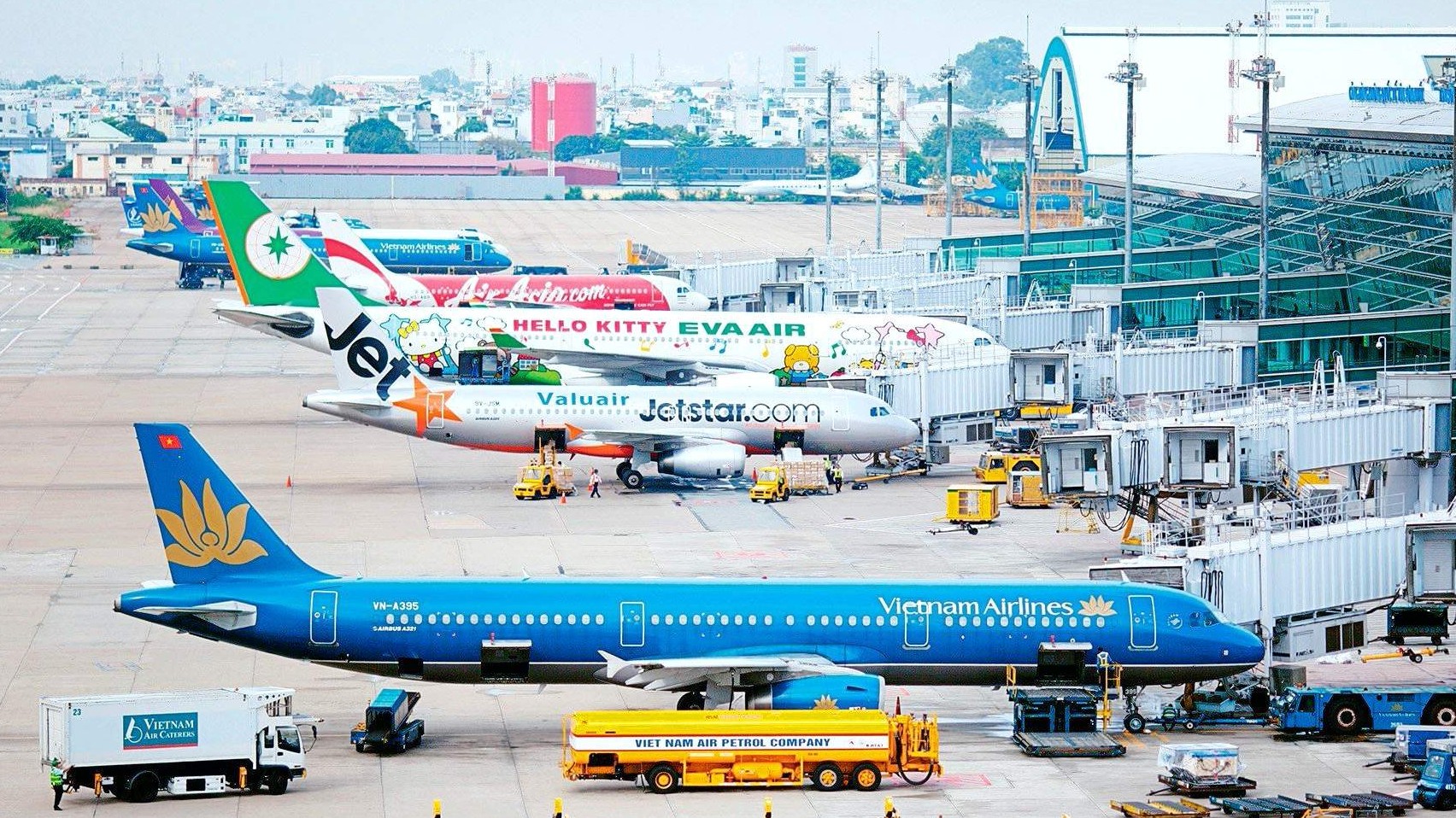 Thông tin giá vé máy bay 'cõng' 20 loại thuế và phí, Cục Hàng không nói gì? - Ảnh 3