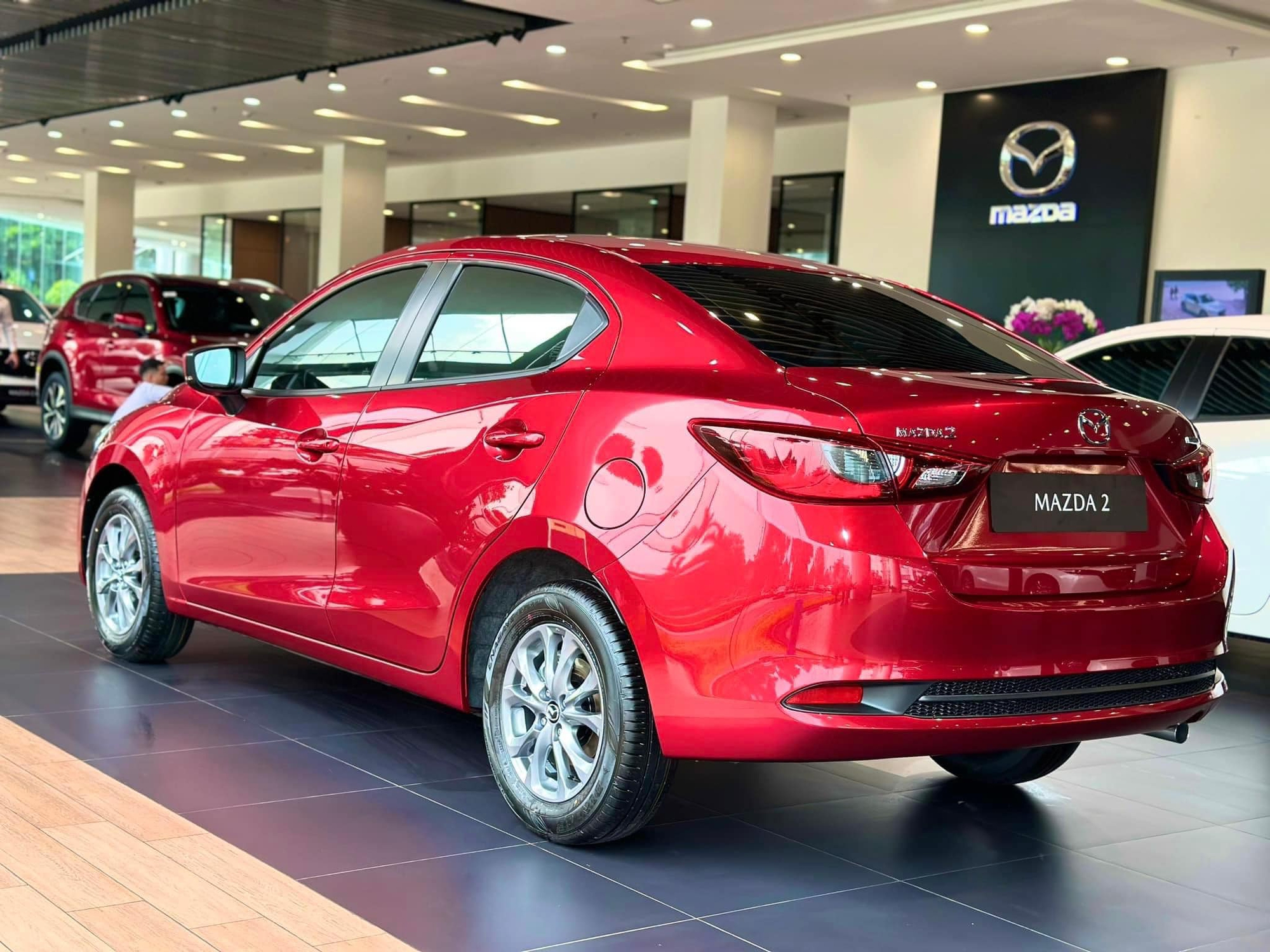 Loạt xe Mazda nhập tăng giá: CX-3 'phá' mức giá thấp kỷ lục từng xác lập, Mazda2 vẫn rẻ nhất phân khúc - Ảnh 2