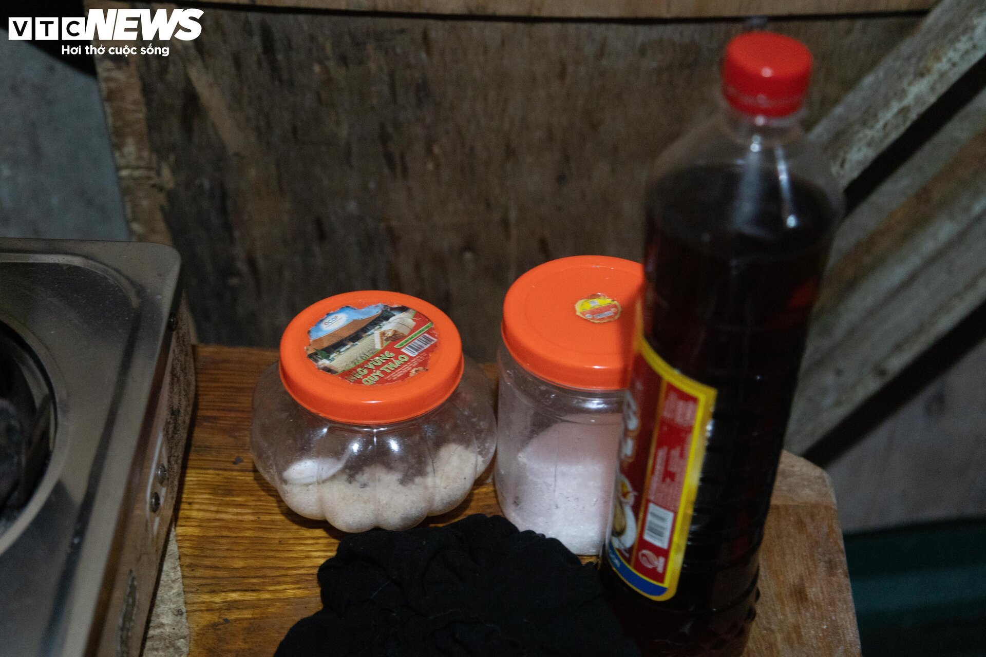 Bữa cơm khốn khó thời vật giá leo thang ở xóm trọ nghèo giữa Hà Nội - Ảnh 19