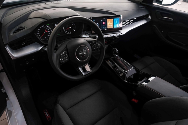 Dưới 530 triệu chọn Hyundai Accent đặc biệt nhiều công nghệ hay MG5 bản tiêu chuẩn vì rộng rãi? - Ảnh 6