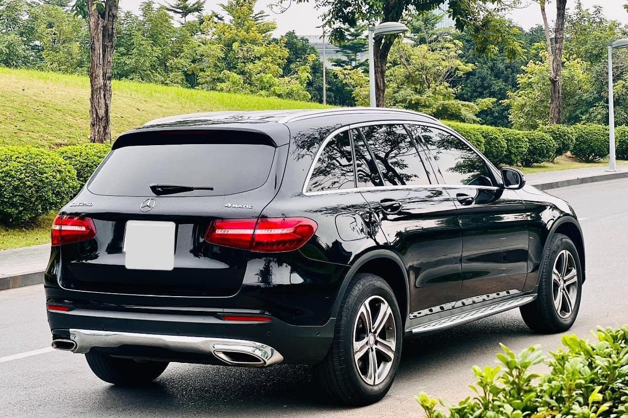 Mua Mercedes GLC của showroom xe cũ 4 tháng chưa sang tên được, nữ chủ xe tuyệt vọng: ‘Thấy dấu hiệu bị lừa, có ô tô mà không dám đi’ - Ảnh 3