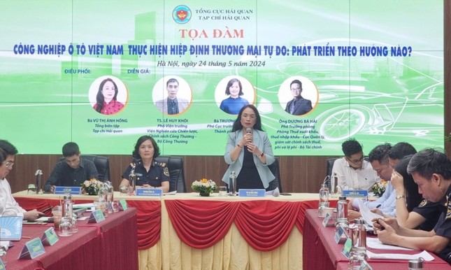 Làn sóng ô tô ngoại ồ ạt vào Việt Nam - Ảnh 1