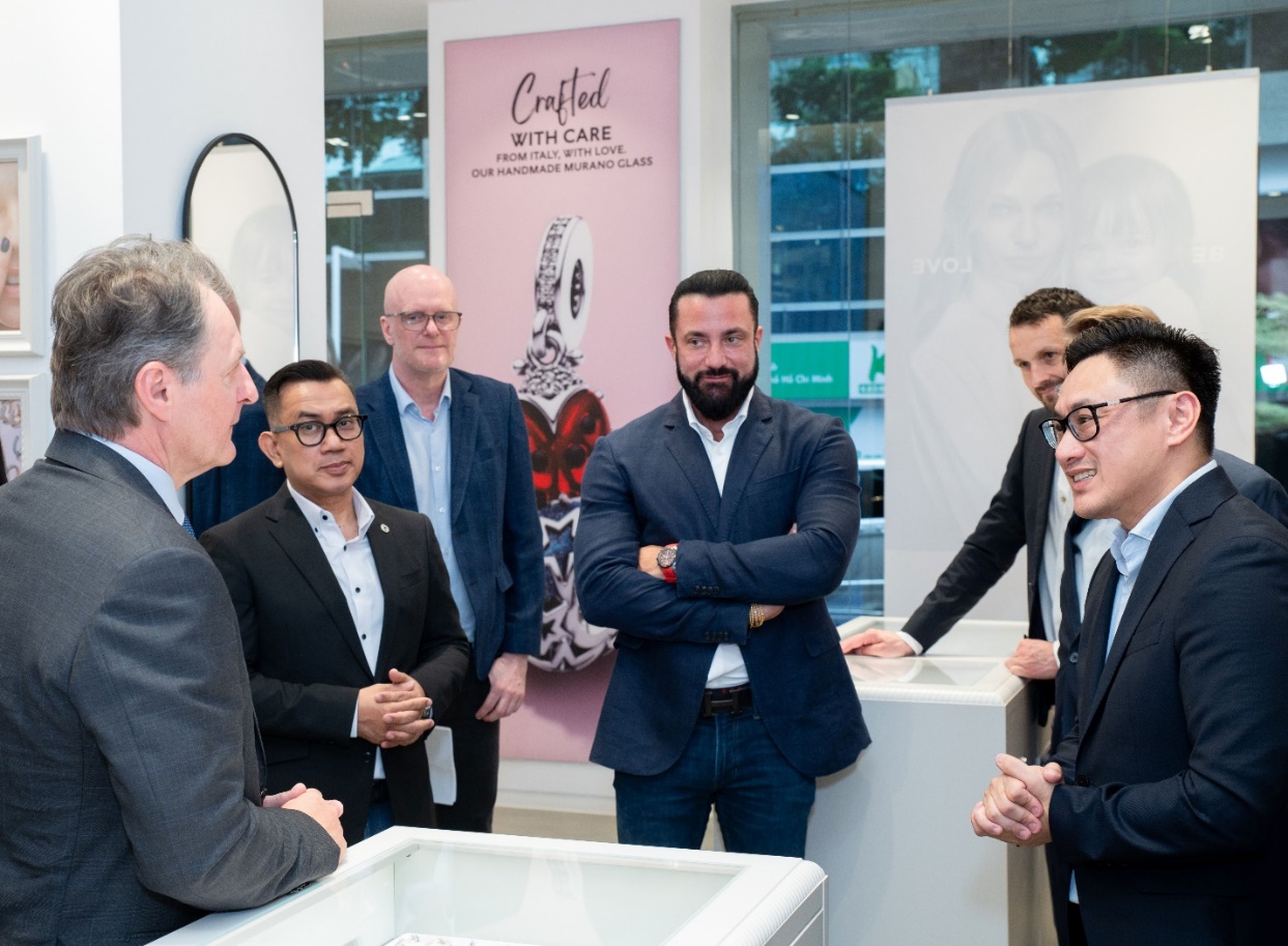 CEO thương hiệu trang sức lớn hàng đầu thế giới đến thăm thị trường Việt Nam - Ảnh 2