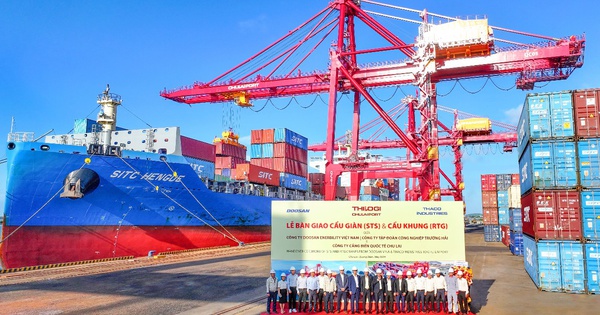 Cảng Chu Lai đưa vào vận hành hệ thống cẩu chuyên dụng