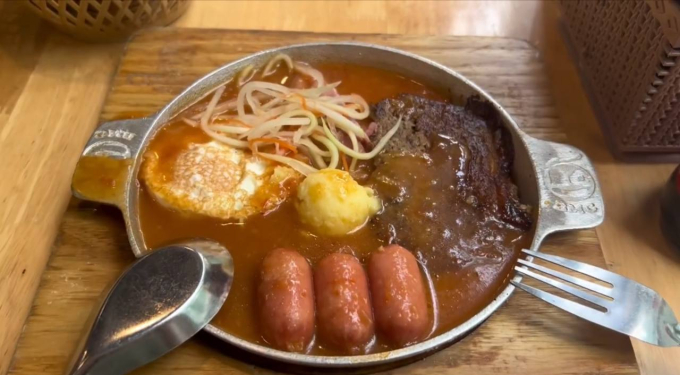 Clip: Sau vụ pate có giòi ở chi nhánh Thái Bình, khách hàng tại Cột Điện Quán Hà Nội phản ứng ra sao? - Ảnh 8