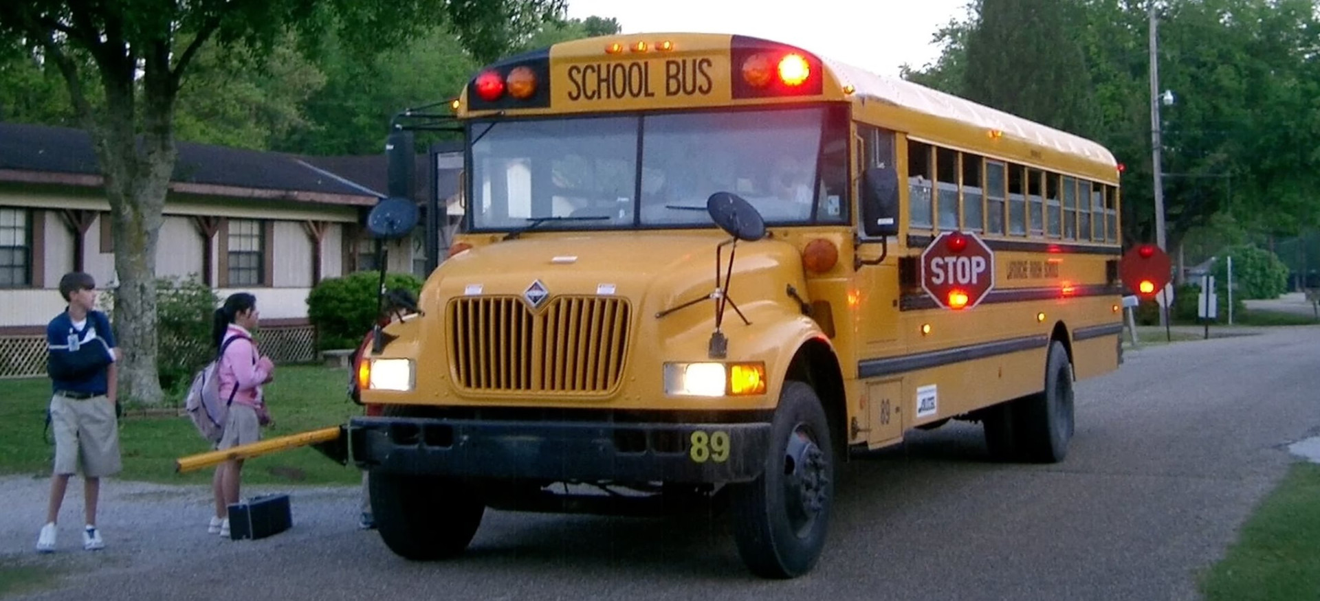 Những đặc điểm giúp xe chở học sinh của nước Mỹ an toàn nhất thế giới - Ảnh 6