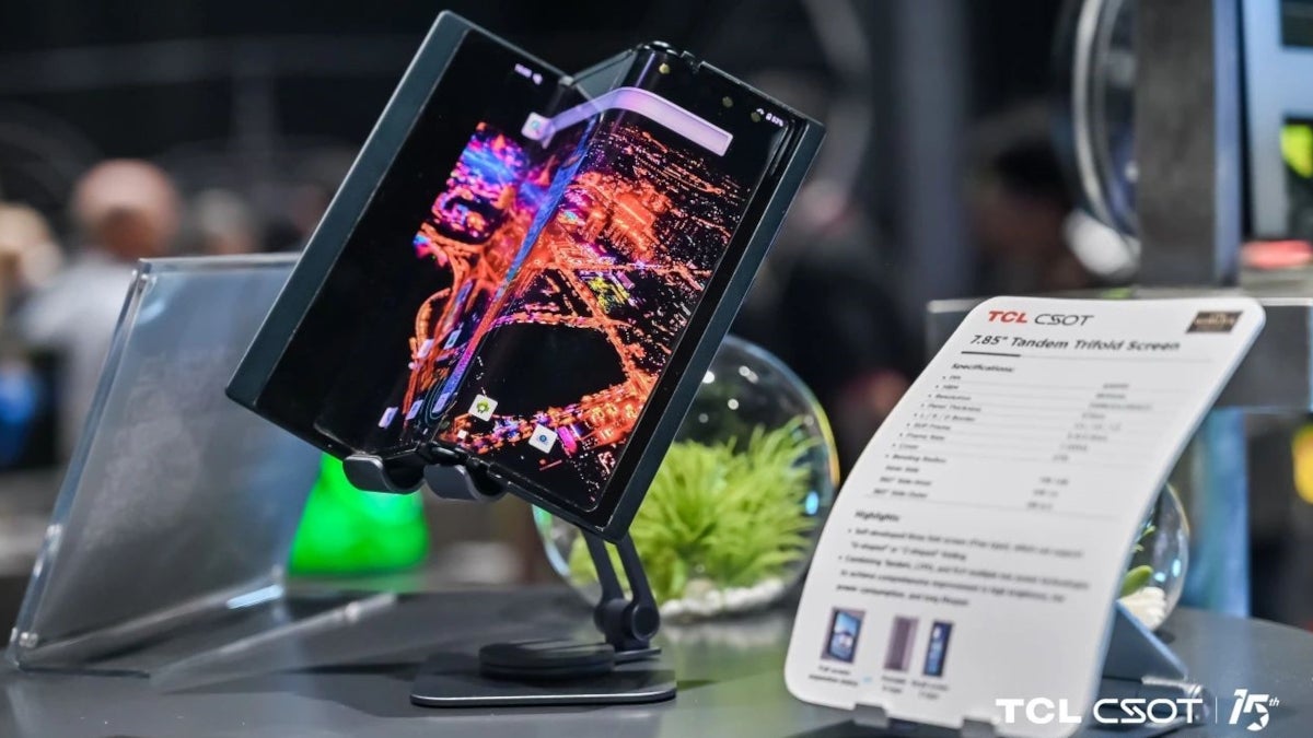 Smartphone màn hình gập 3 đầu tiên trên thế giới ra mắt, nhưng lại không phải của Samsung - Ảnh 1