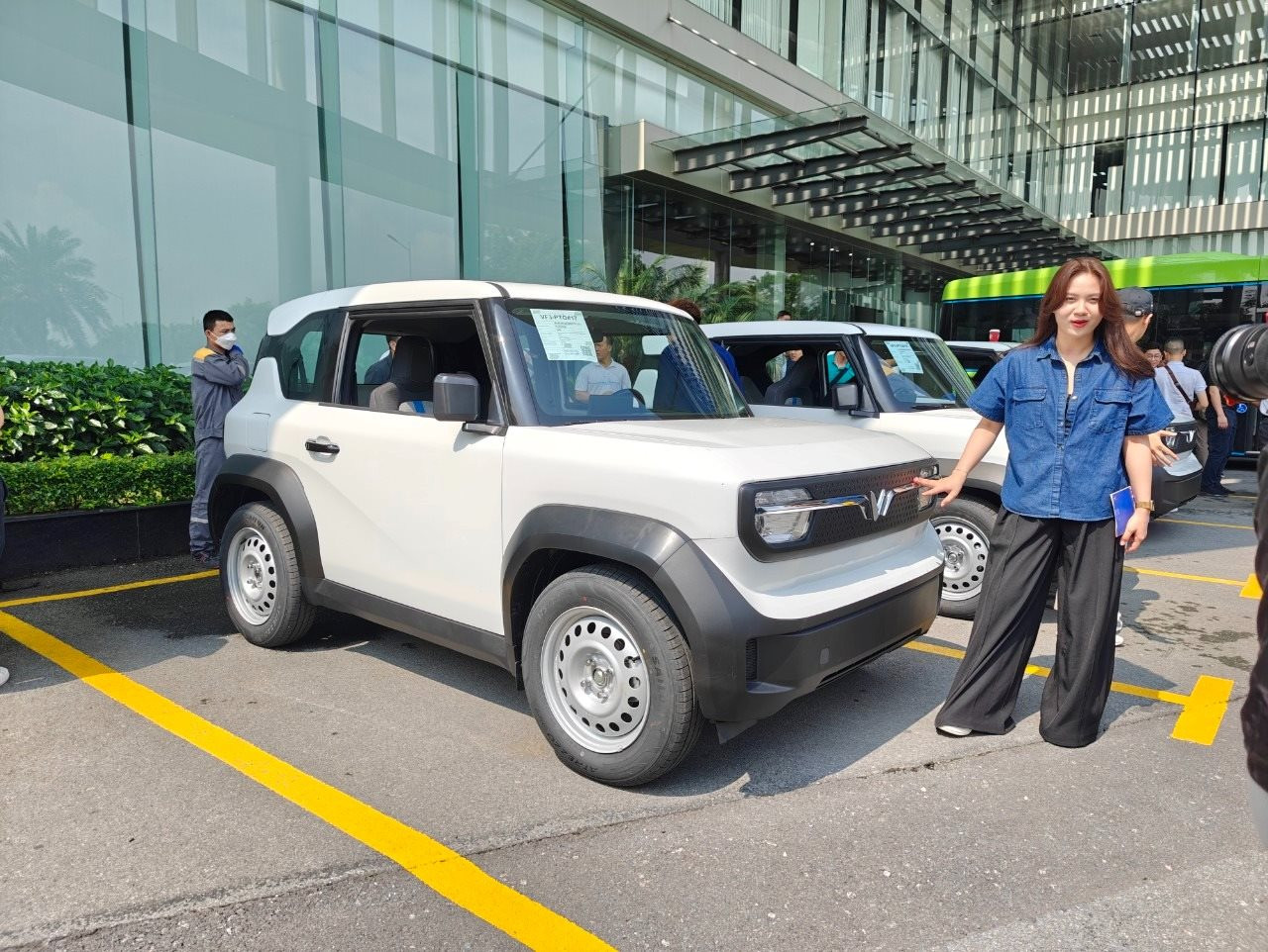 Xuống nhà máy sờ tận tay 'hàng nóng' VinFast VF 3: Nhỏ xinh, rộng rãi bất ngờ - Ảnh 12