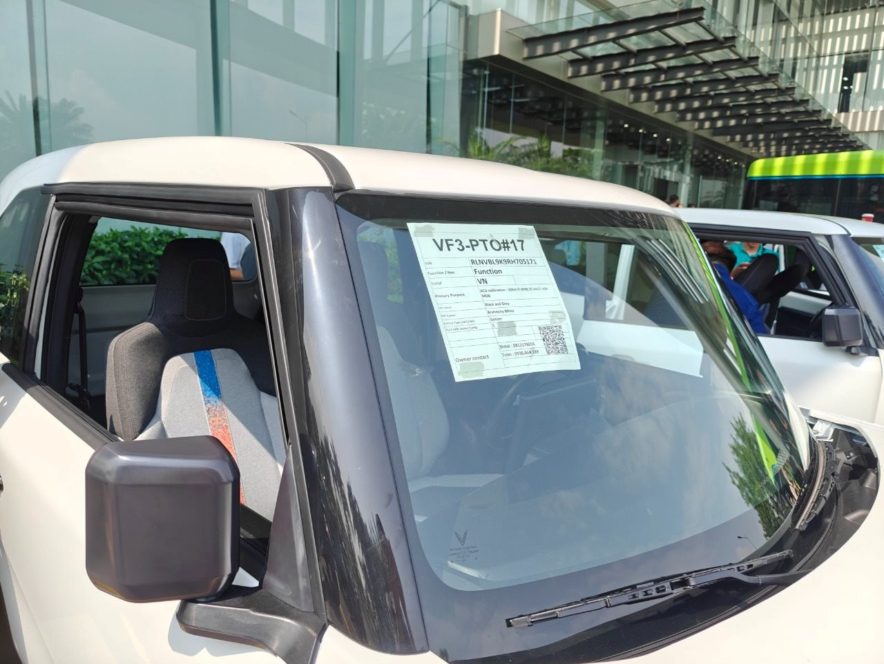 Xuống nhà máy sờ tận tay 'hàng nóng' VinFast VF 3: Nhỏ xinh, rộng rãi bất ngờ - Ảnh 2