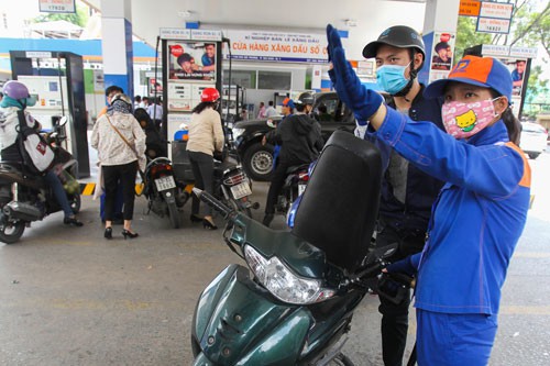 Nỗ lực kìm giữ giá - Ảnh 2