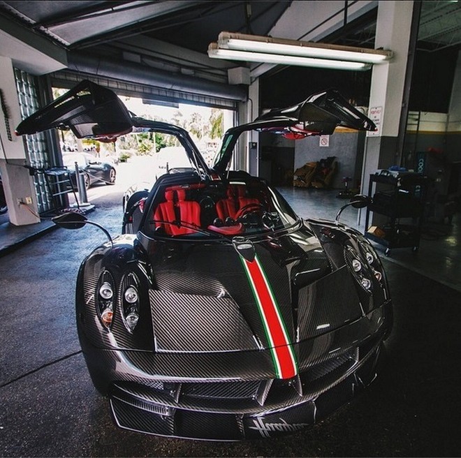 Yêu cầu tùy chọn sơn chưa từng có cho siêu xe, một triệu phú bị Aston Martin từ chối nhưng có một hãng sẵn sàng đáp ứng - Ảnh 3