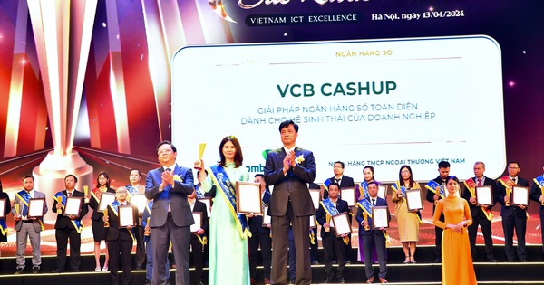 Vietcombank tiếp tục là ngân hàng sáng tạo và kinh doanh hiệu quả nhất Việt Nam