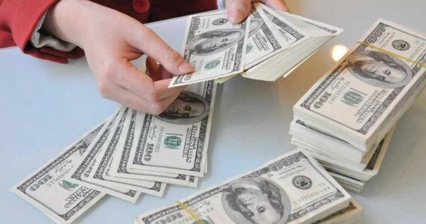 Giá USD hôm nay 22/5: Ngân hàng bật tăng, thế giới chững lại