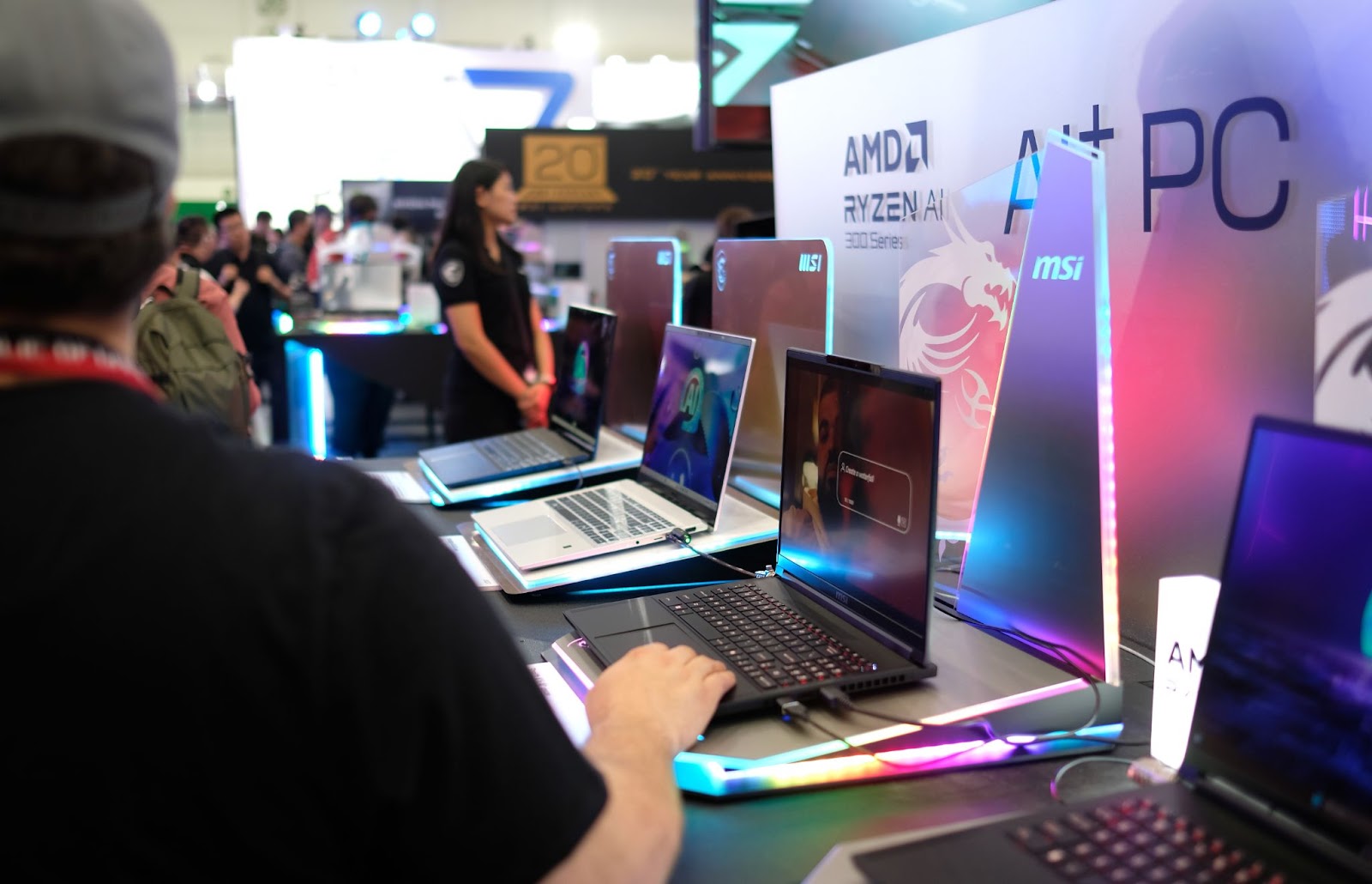 Loạt laptop mới từ MSI tại Computex 2024: Đạt chuẩn AI+, có cả phiên bản hợp tác với siêu xe Mercedes-AMG - Ảnh 4