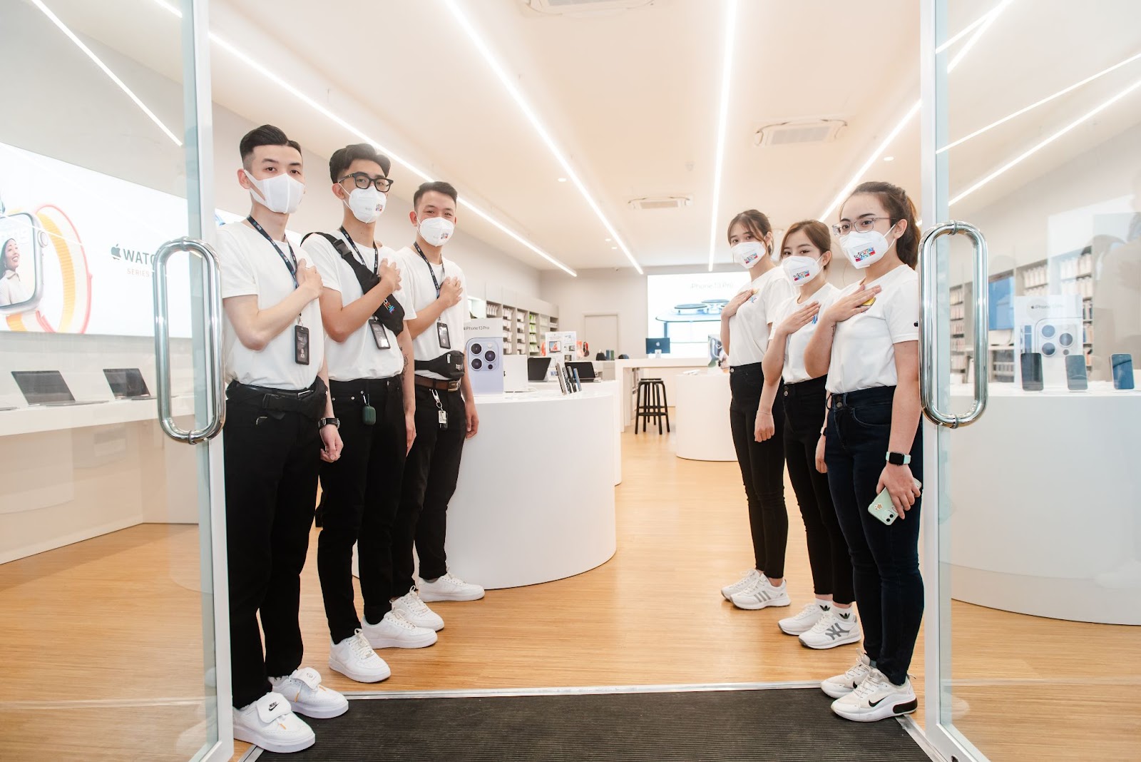 Hệ sinh thái sản phẩm Apple đầy đủ tại TopZone thu hút người dùng - Ảnh 4