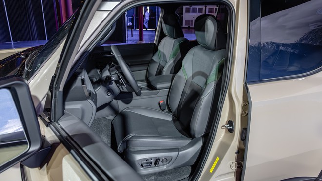 Lexus GX 2024 lộ diện tại Việt Nam: Giá dự kiến 6 tỷ, đã về đại lý nhưng số lượng siêu hiếm - Ảnh 14