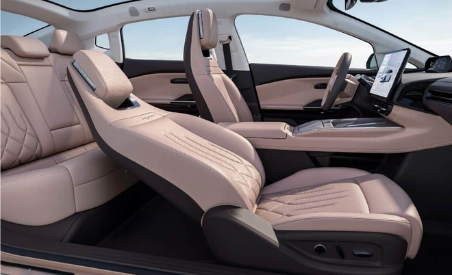 Hãng xe Trung Quốc vào Việt Nam vừa mở bán sedan chạy điện mới, đấu Camry bằng giá Altis, đi 710km/sạc - Ảnh 8