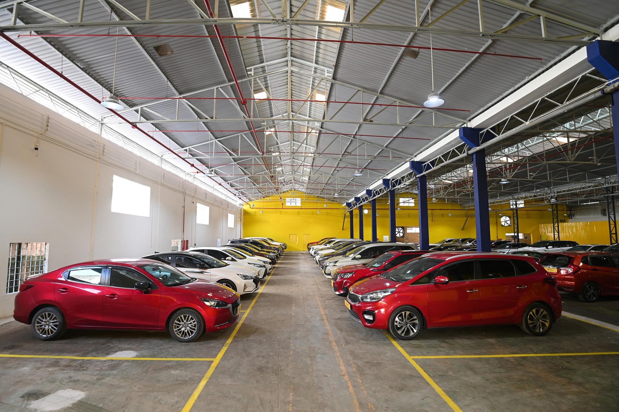 Xe cũ tại Việt Nam bùng nổ: Toyota vẫn được chuộng nhất, dân có tiền ngày càng nhiều nhưng đang mất niềm tin vì một số lý do - Ảnh 1