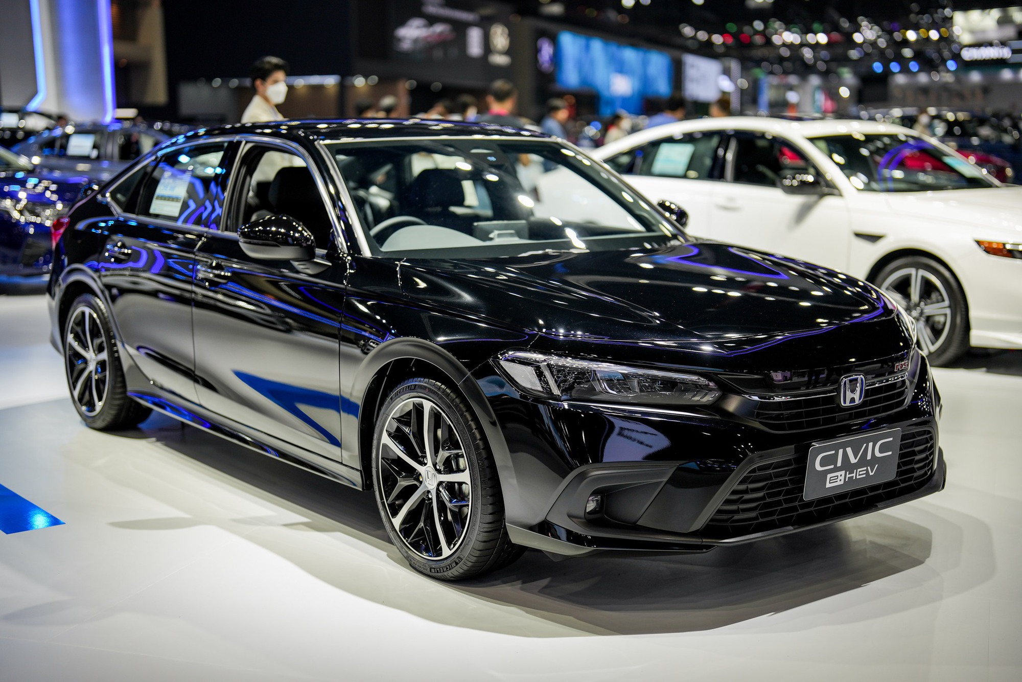 Đại lý báo Honda Civic 2024 sắp về Việt Nam: Thêm động cơ hybrid, giá dự kiến đắt hơn, bản cũ đã dọn kho hết hàng - Ảnh 2