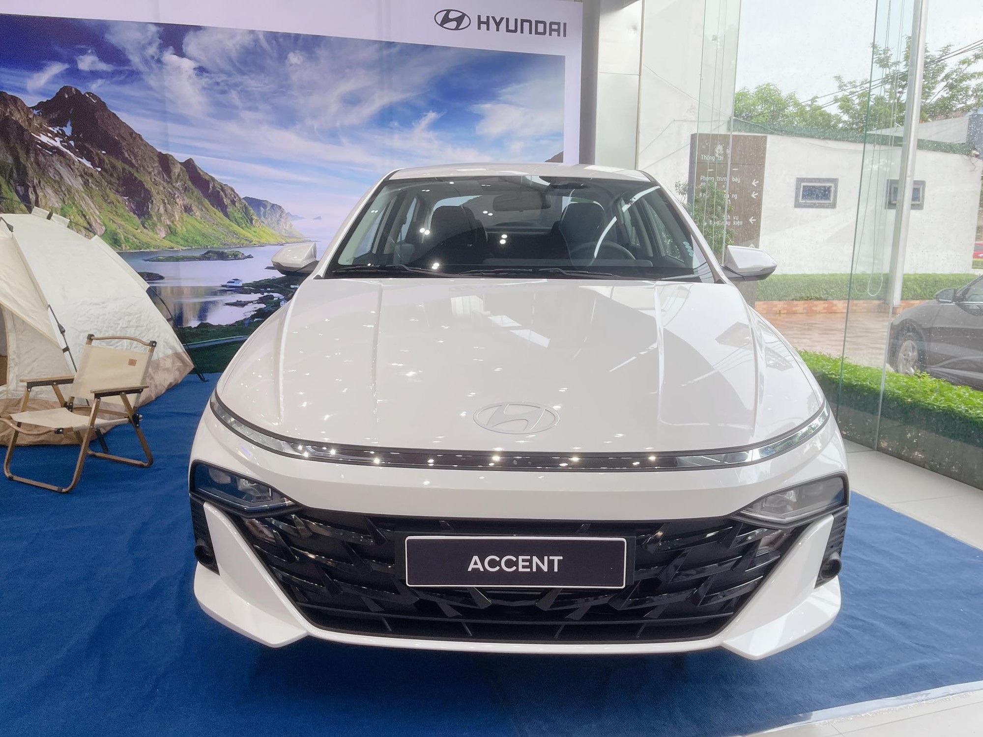 Hyundai Accent 2024 ồ ạt về đại lý: Không ‘lạc’, tặng thêm cả phụ kiện, chủ yếu bản Đặc biệt, Cao cấp - Ảnh 4