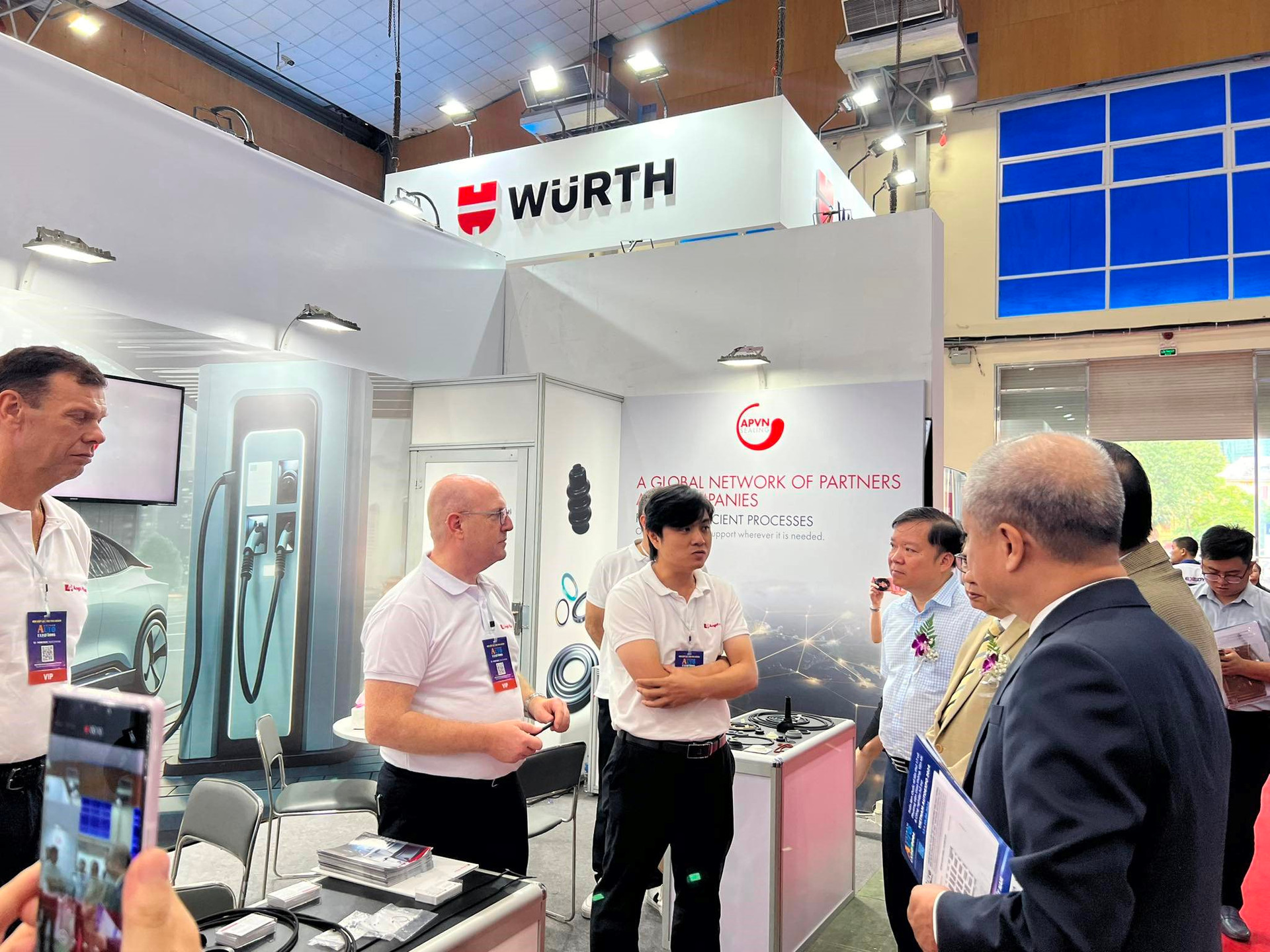 Việt Nam tiến tới mục tiêu xuất khẩu 90.000 ô tô và 10 tỷ USD giá trị xuất khẩu linh kiện phụ tùng vào năm 2035 - Ảnh 6