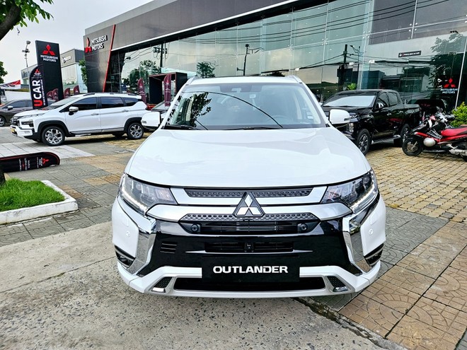 Giá Mitsubishi Outlander có 'đáy' mới: Bản tiêu chuẩn giảm còn 730 triệu, rẻ ngang Yaris Cross và Seltos - Ảnh 3